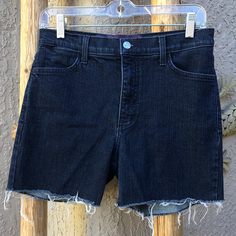 *NYDJ* Blue Denim Distressed Shorts SZ 8